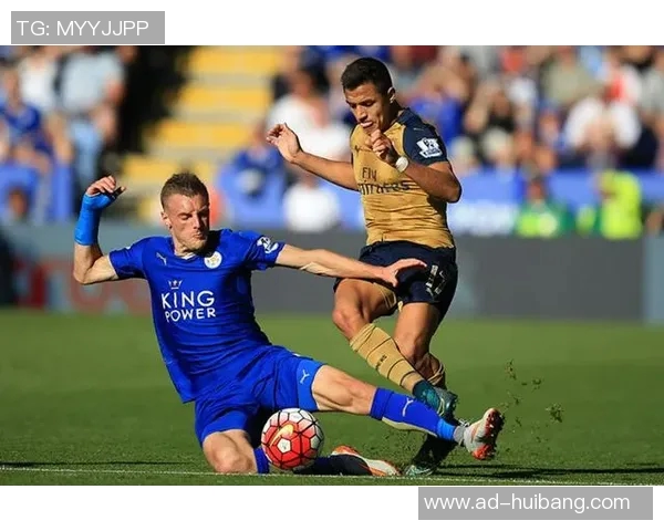 足球场上的英俊传奇：这些帅气球星如何凭魅力征服球迷和赛场