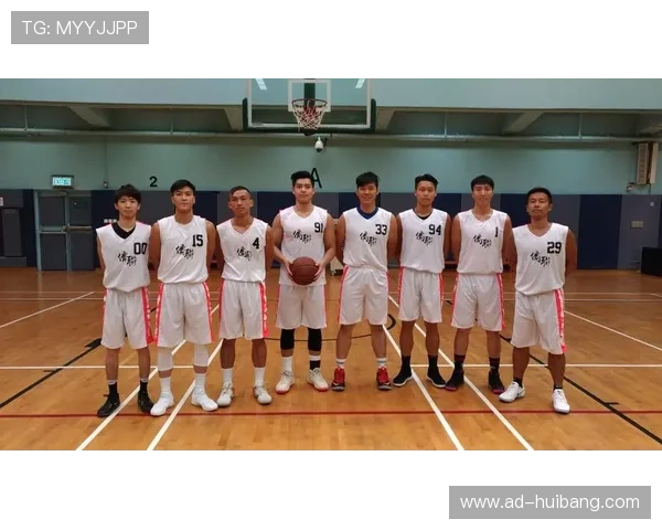 深圳篮球队在选拔赛中以63分稳居积分榜首位